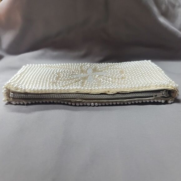 Vintage white pearl clutch - exquisite handcrafted evening bag from Japan - Picture 3 of 10